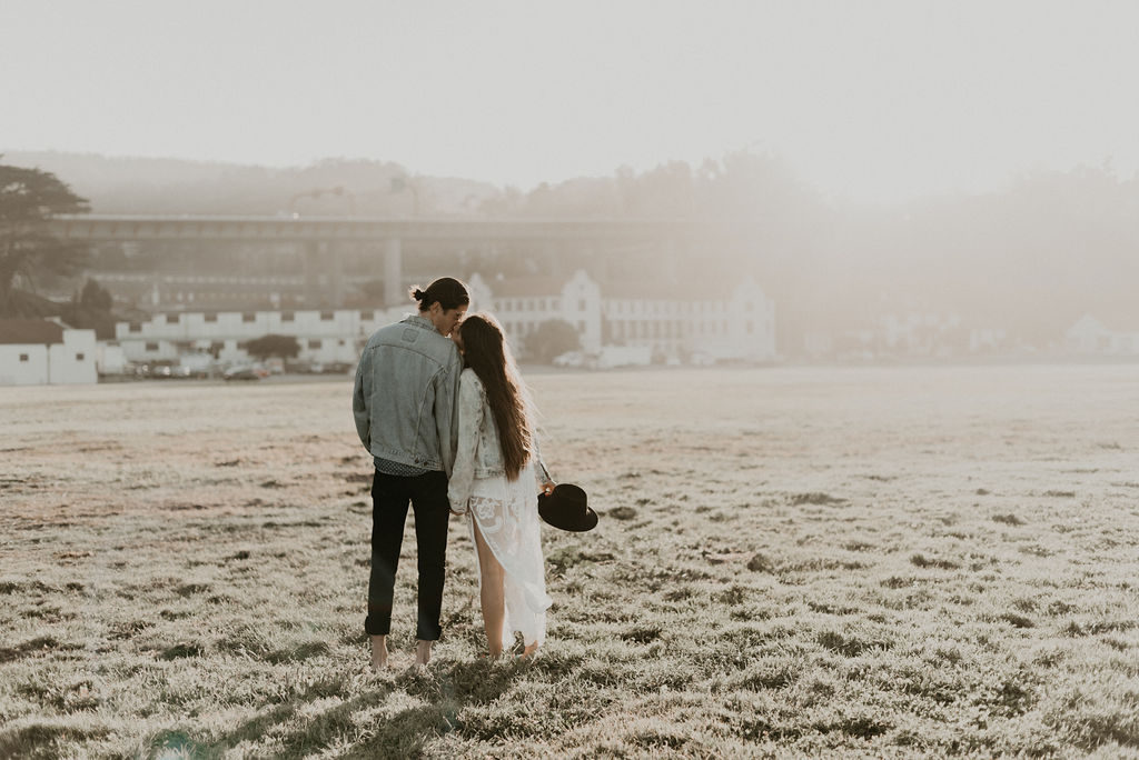San Francisco Engagement Session including posing inspiration and outfit ideas for outdoor engagement session by Feather and North photography